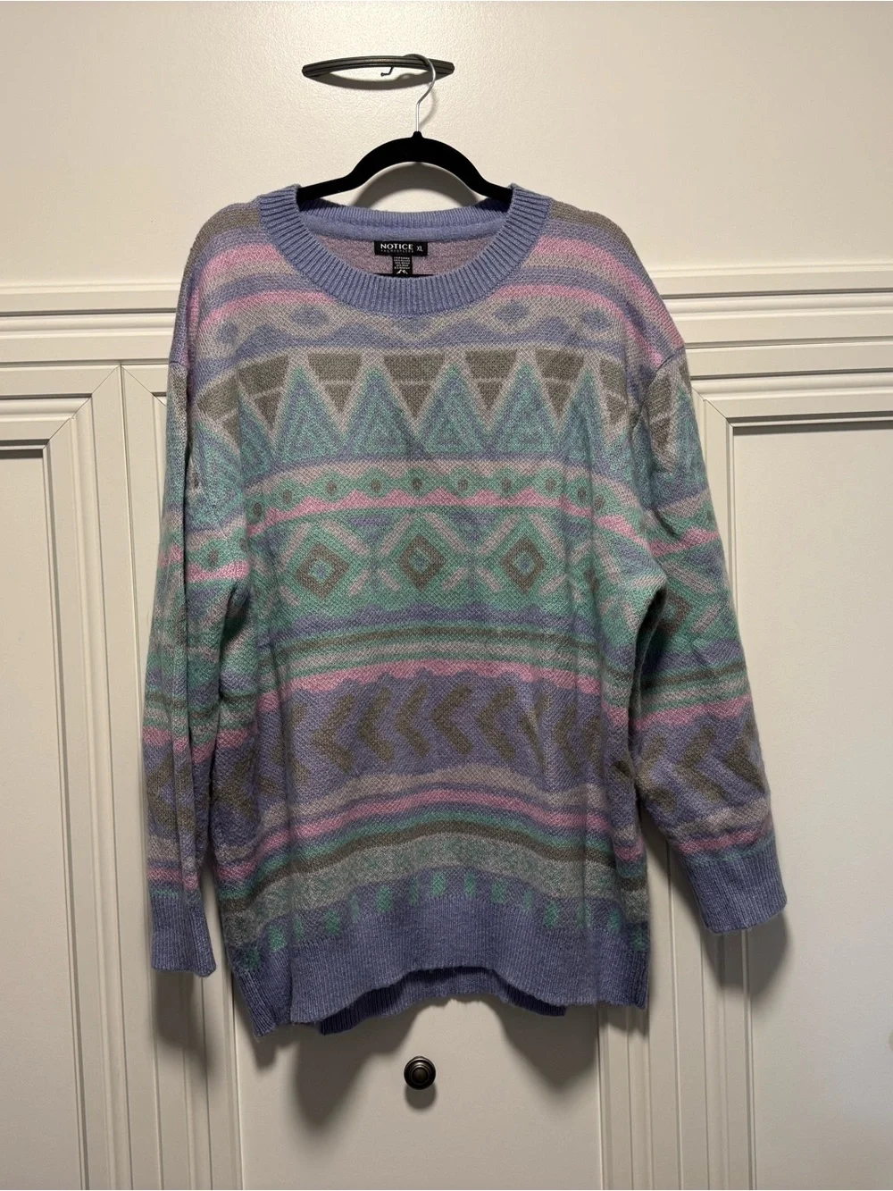 Notice the Reckless Aurora sweater - Picture 1 of 3